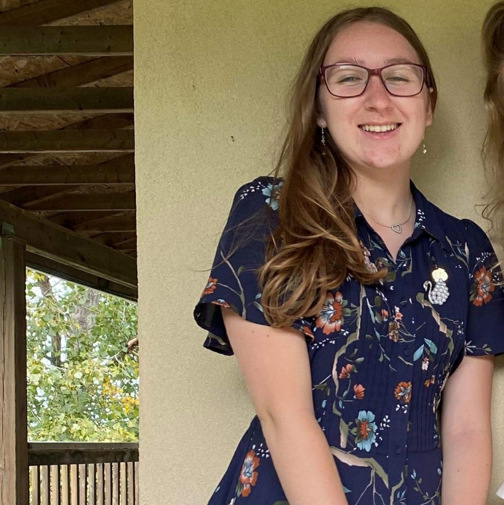 Meet your Posher, Rebecca